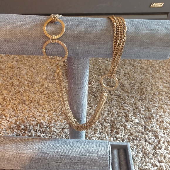 Jewelry - Circle statement necklace